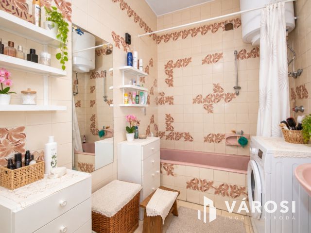 Kétszintes családi otthon, dupla garázzsal Orosházán