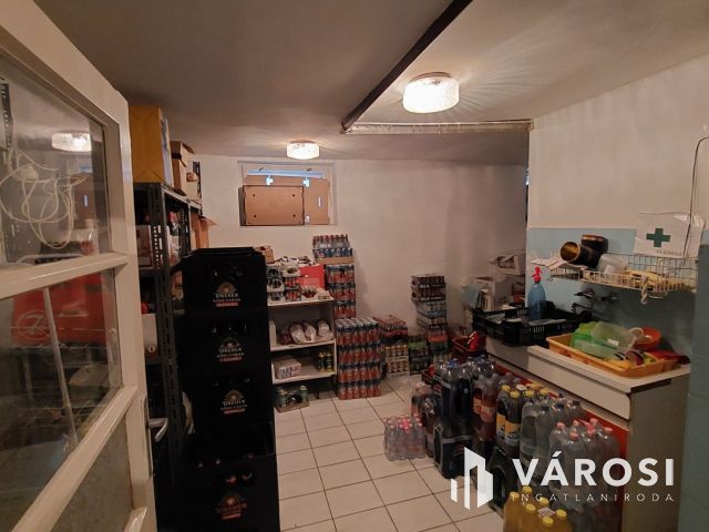 Családi megélhetés - működő vegyesbolt eladó